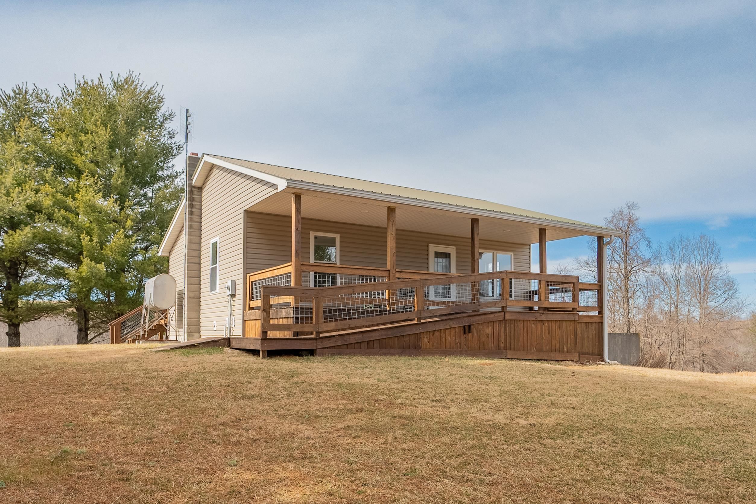 2448 Kyle Weeks Road SW Willis VA 24380