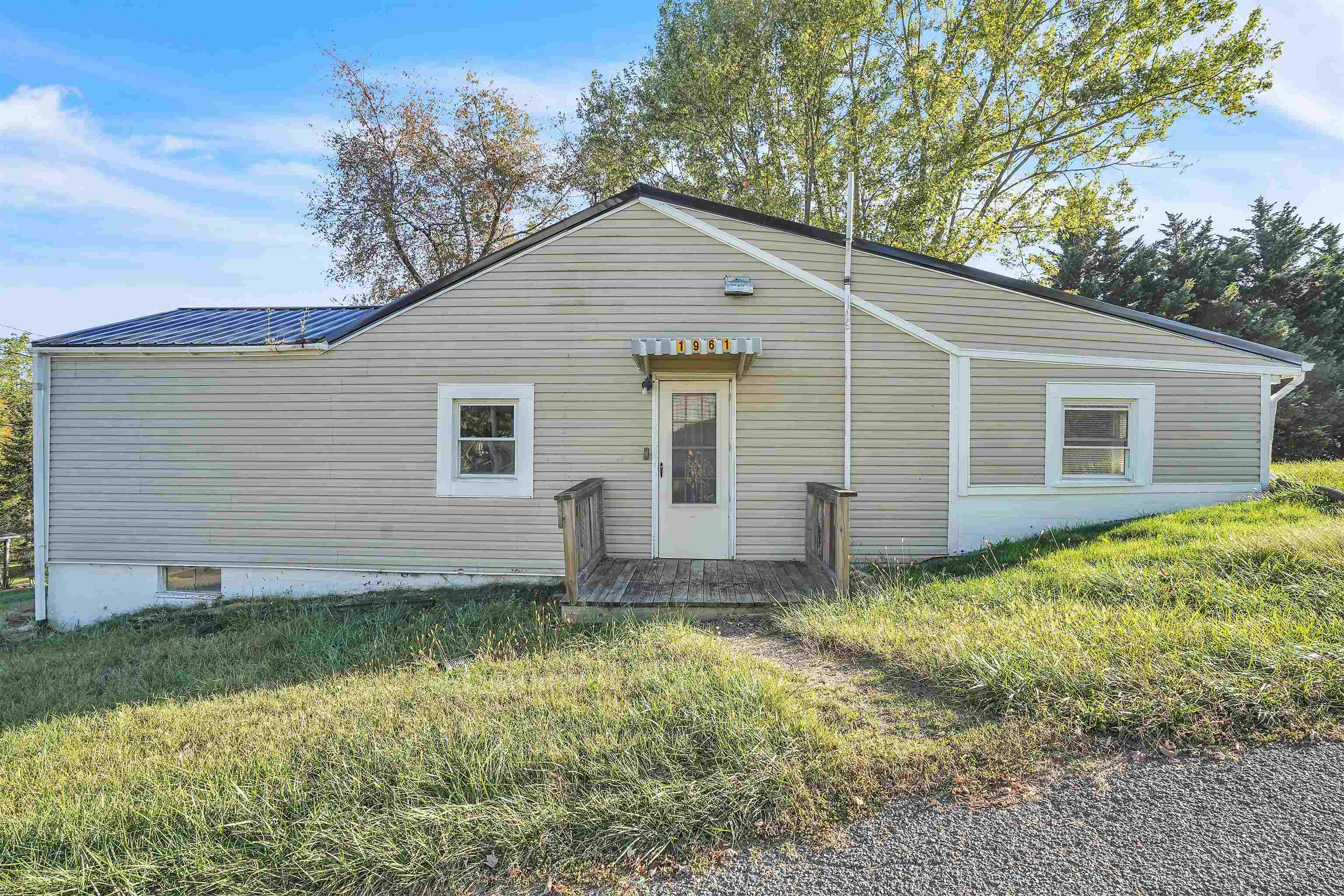 1961 Snider Lane Pulaski VA 24301