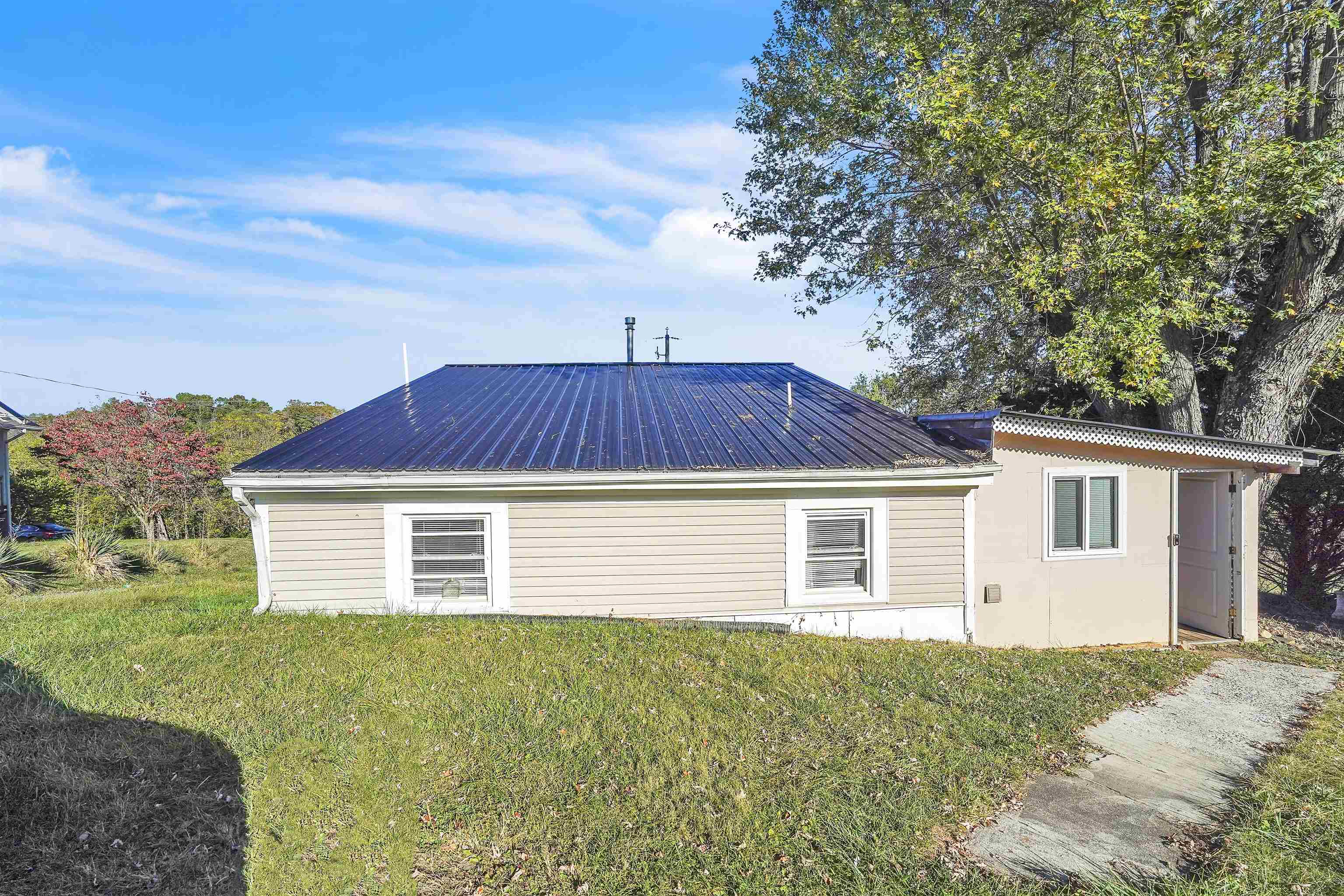 1961 Snider Lane Pulaski VA 24301