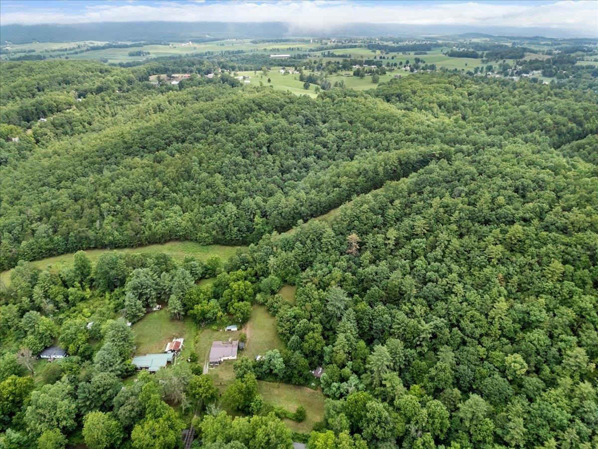 4752 Brookmont Road Pulaski VA 24301