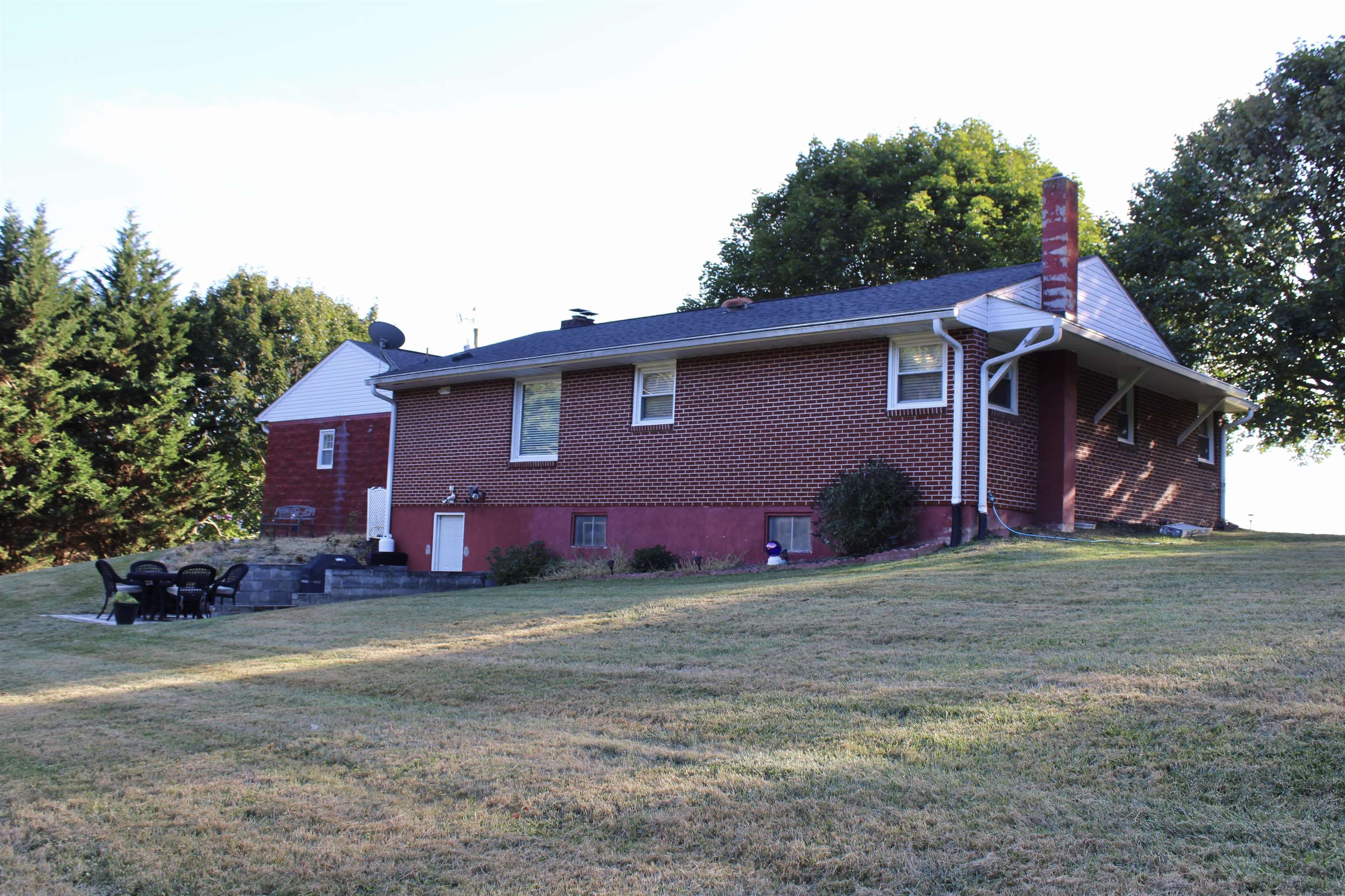 5452 Alum Spring Road Pulaski VA 24301