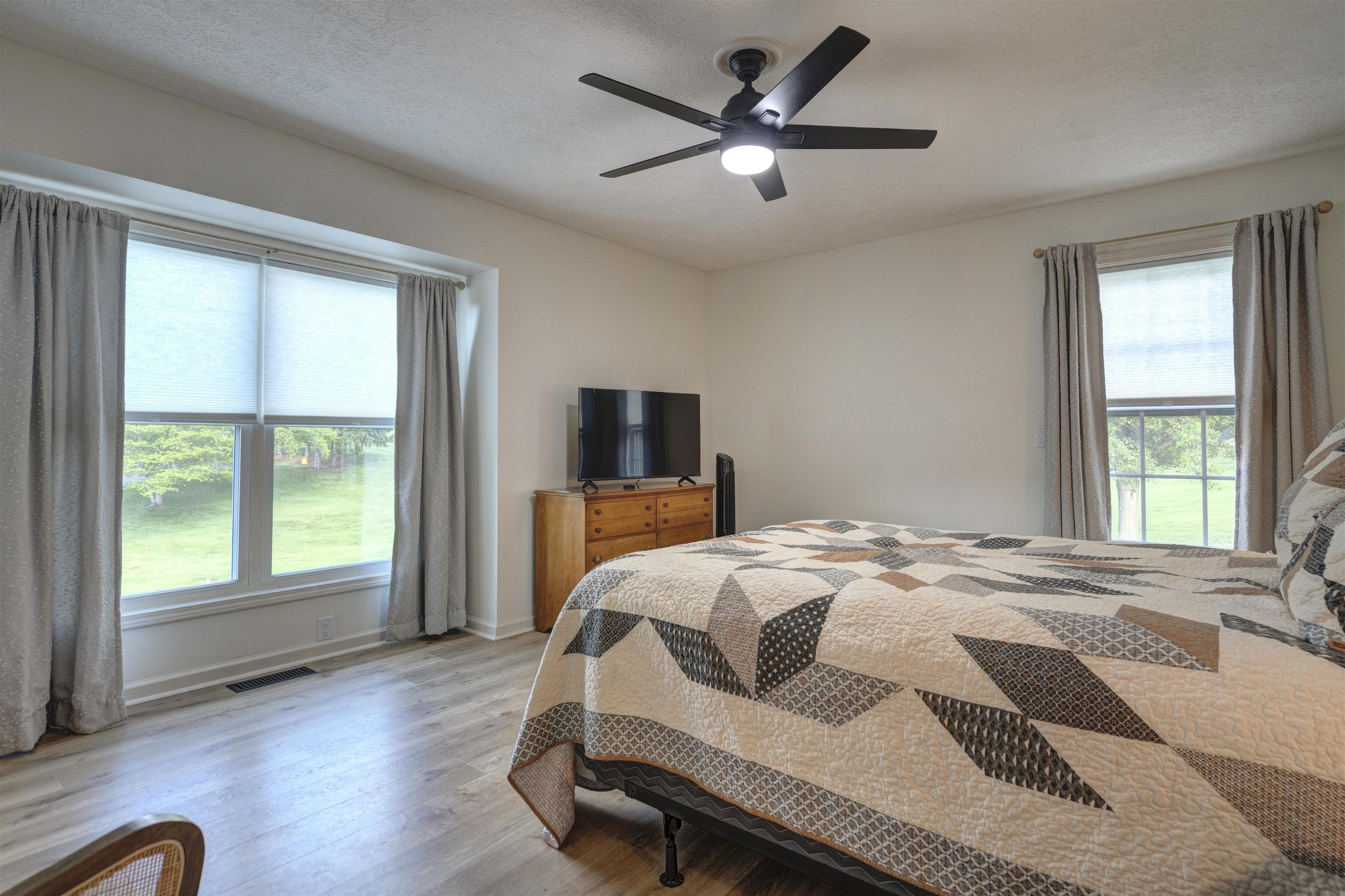 208 Glen View Lane Radford VA 24141