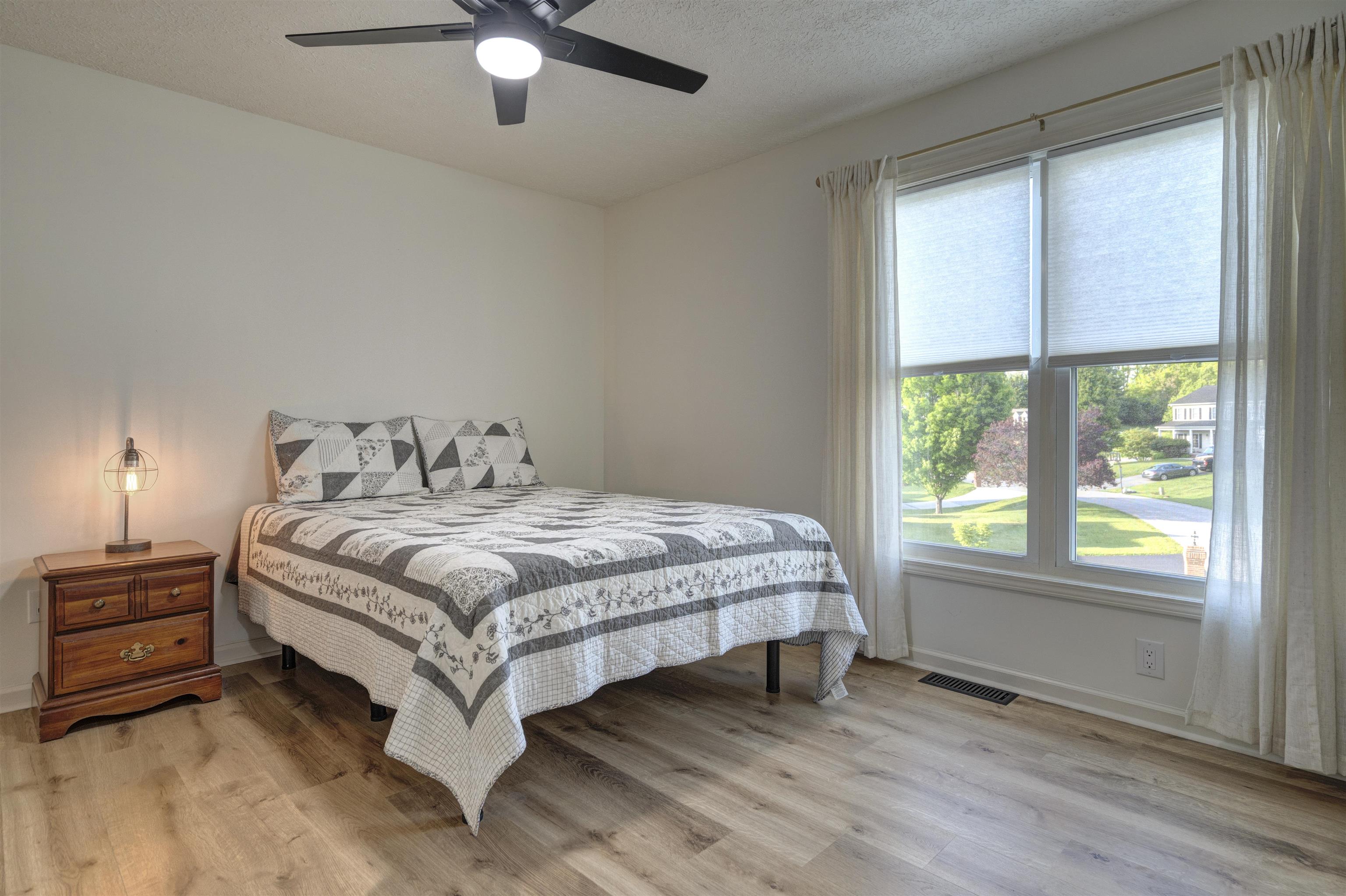 208 Glen View Lane Radford VA 24141