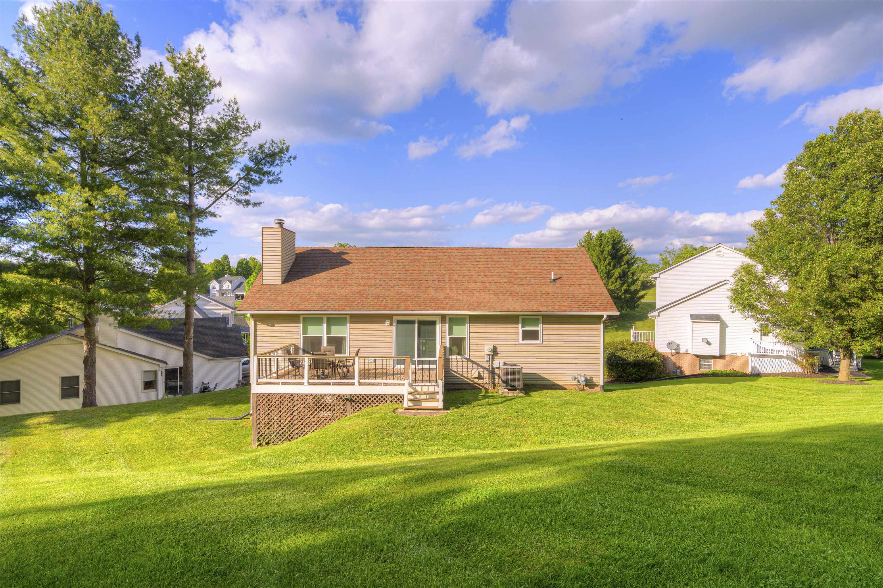 208 Glen View Lane Radford VA 24141