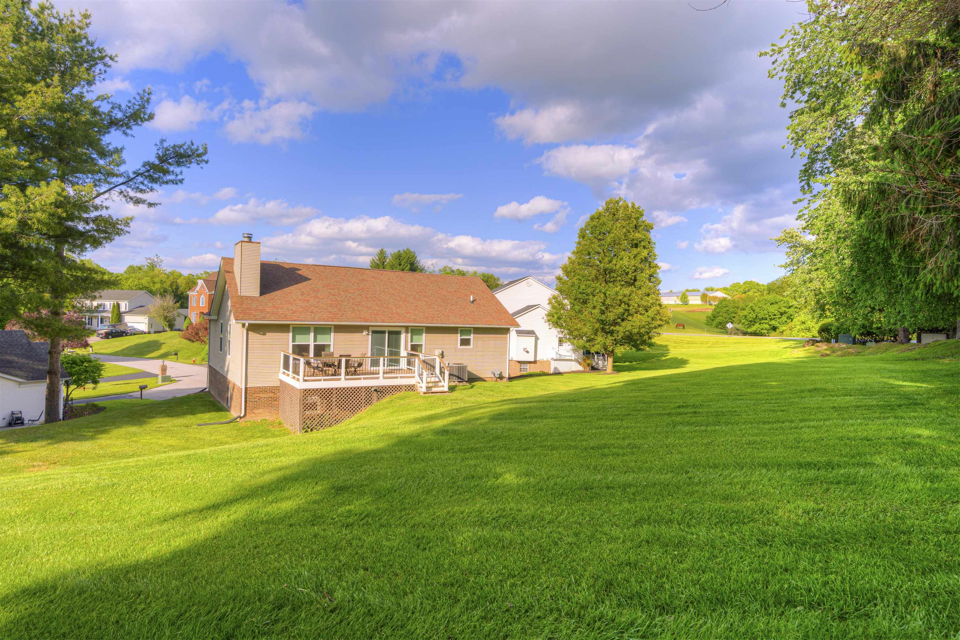 208 Glen View Lane Radford VA 24141