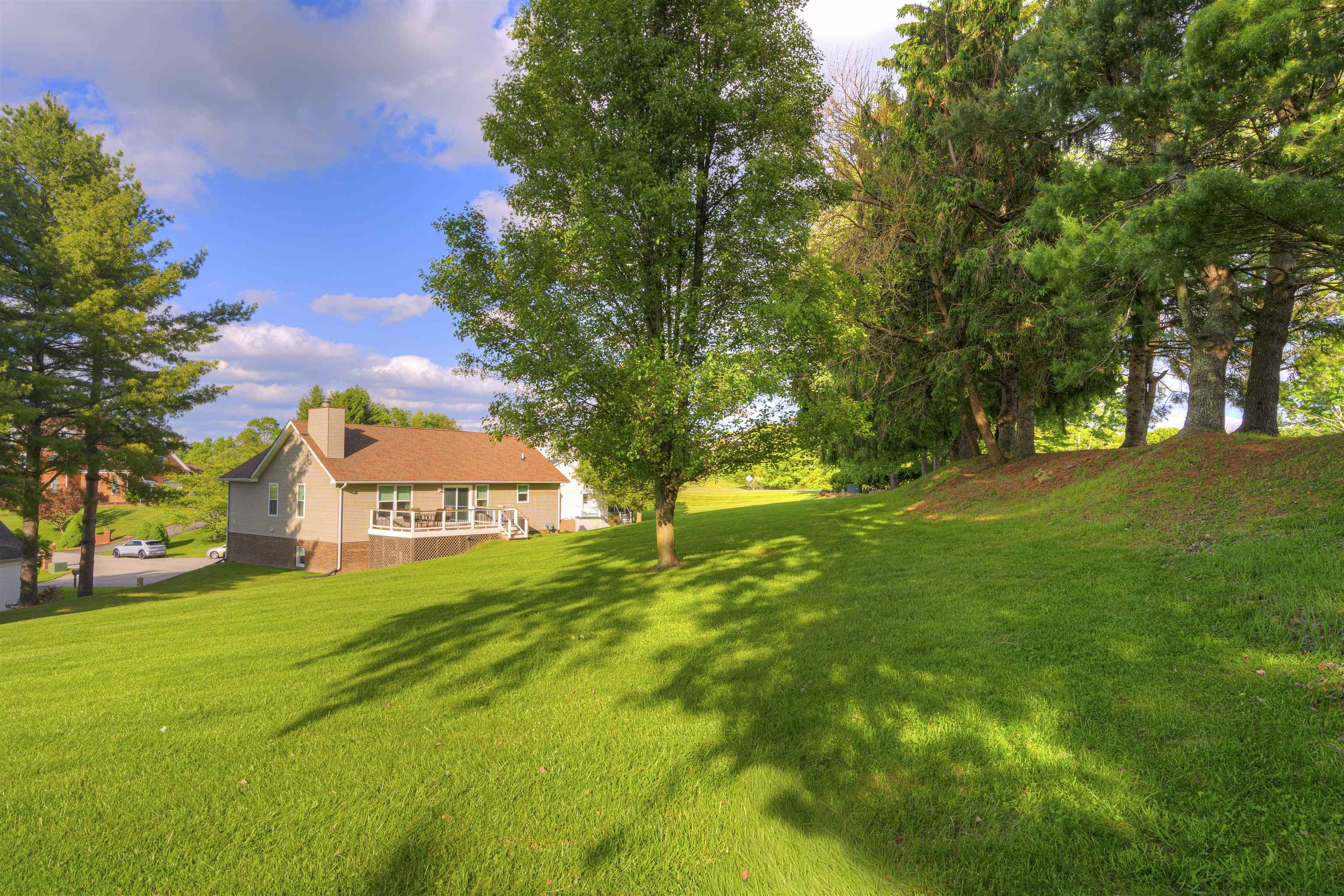 208 Glen View Lane Radford VA 24141