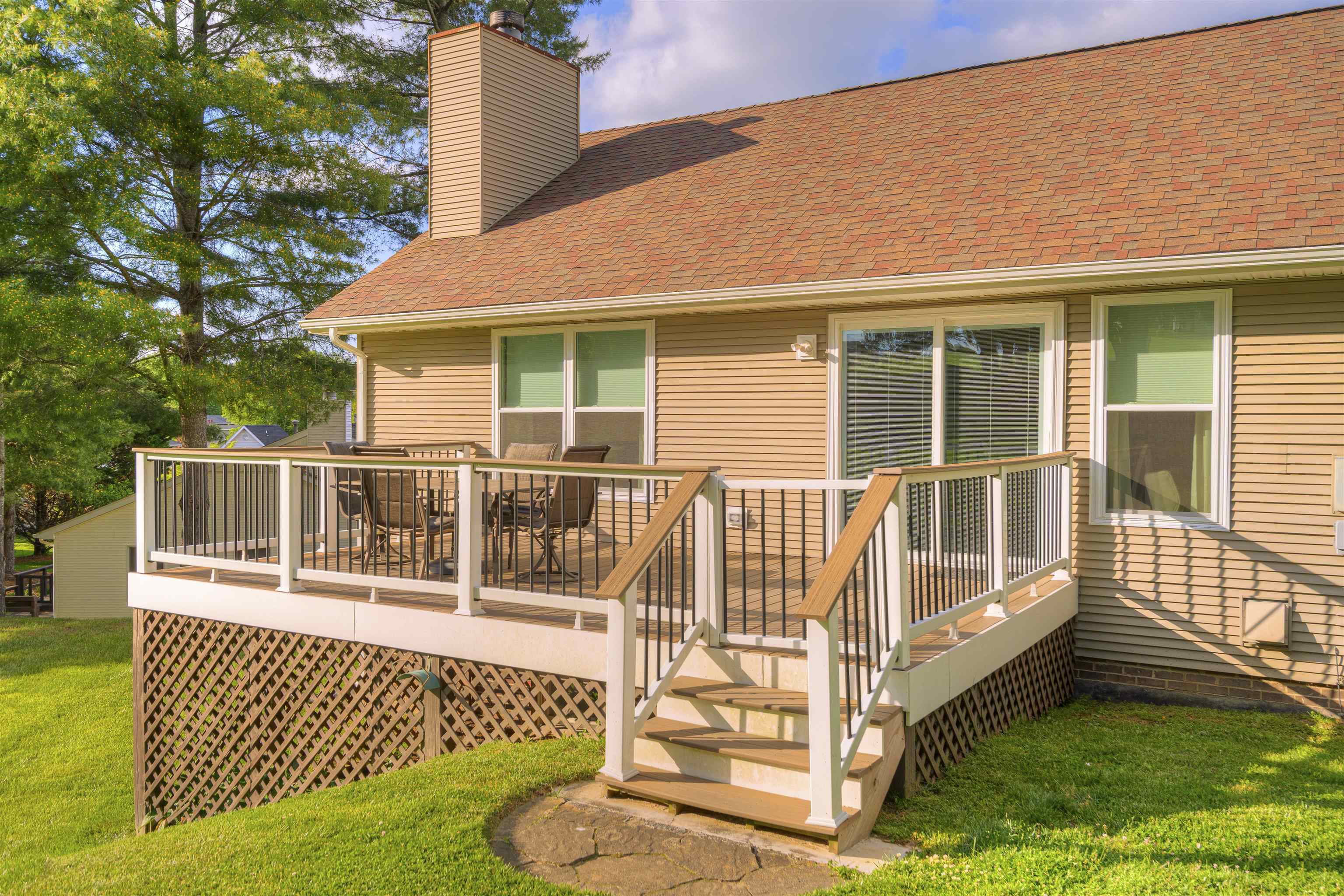 208 Glen View Lane Radford VA 24141