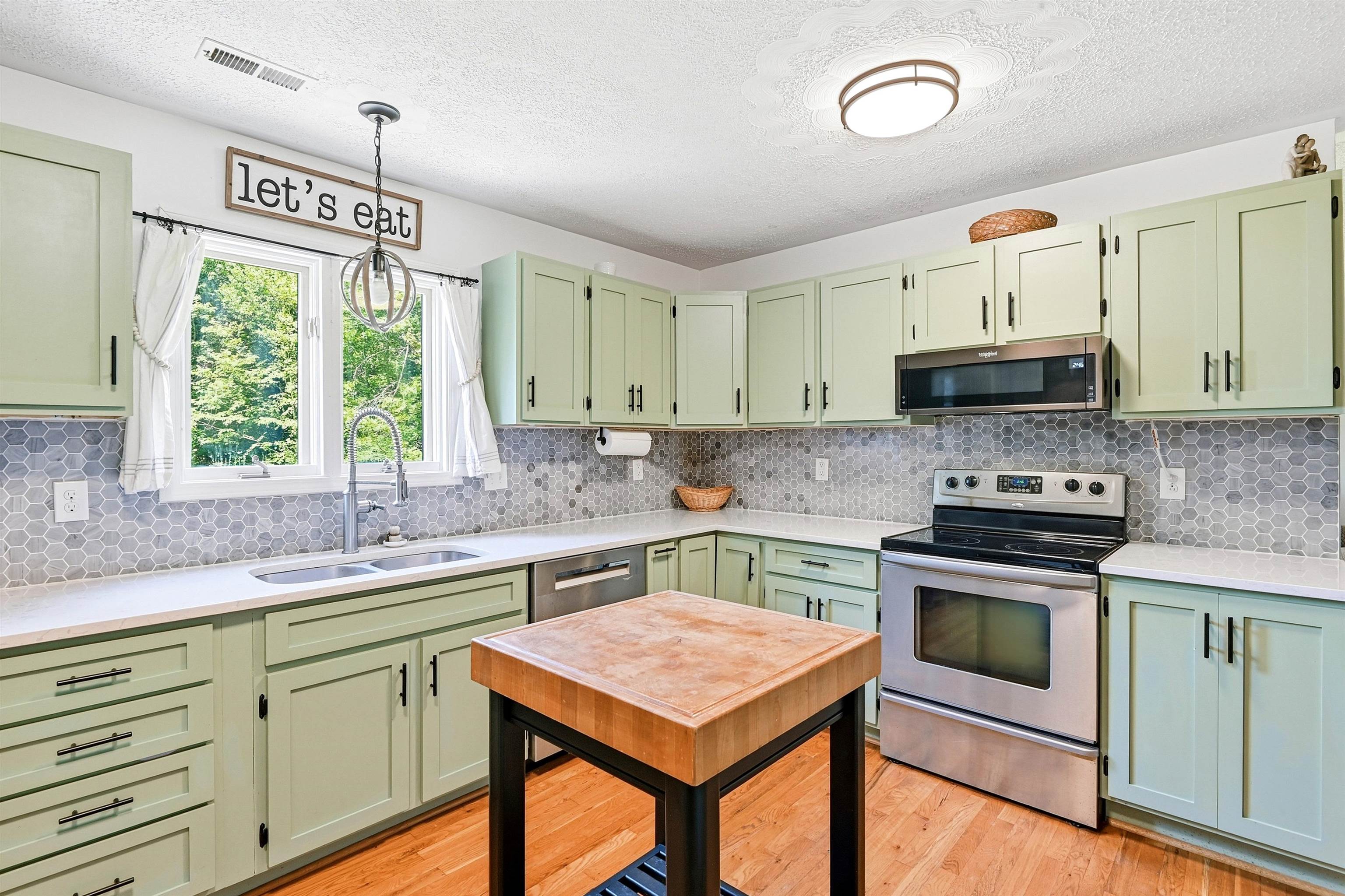5885 Chestnut Ridge Road Riner VA 24149