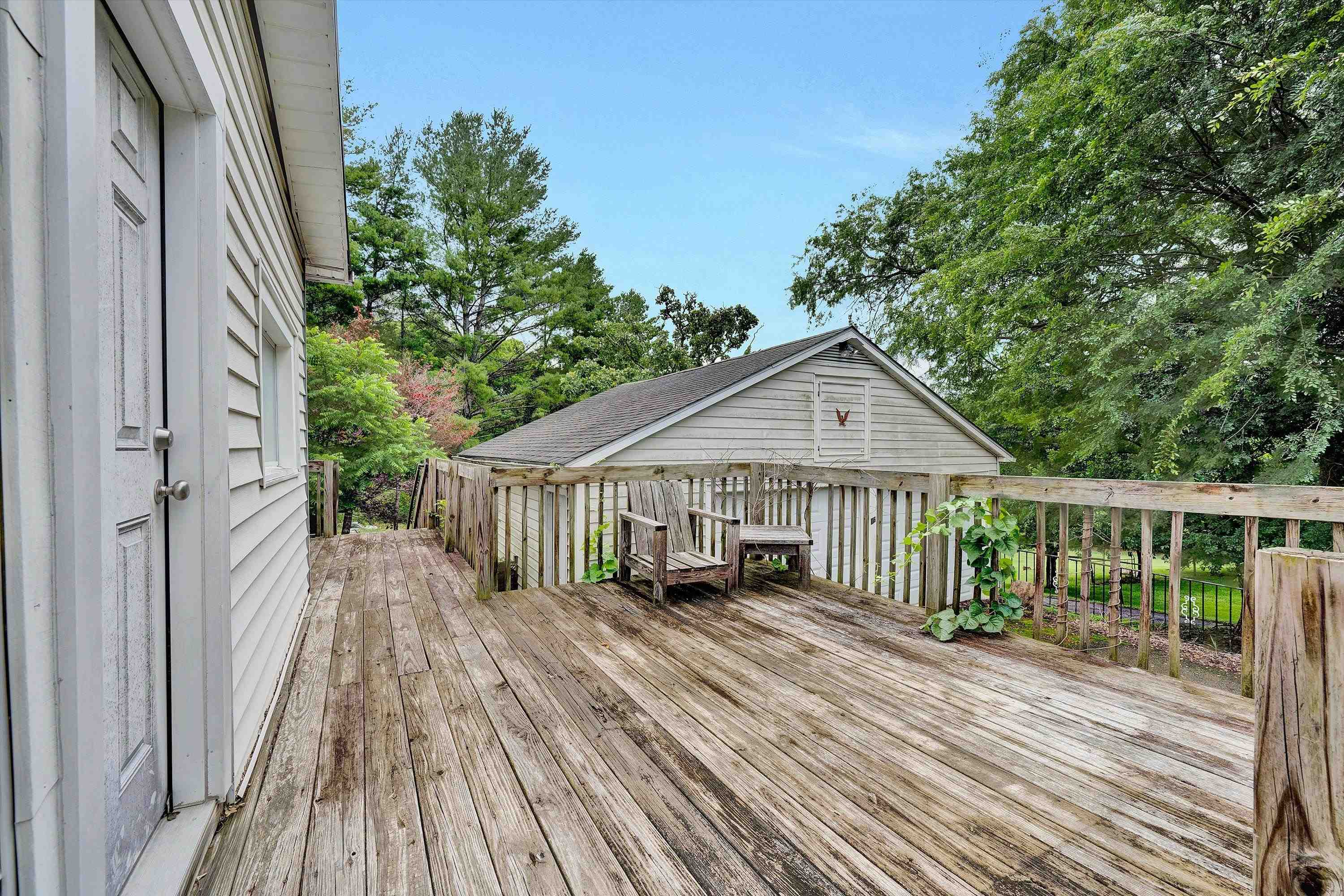 116 Hammett Avenue Radford VA 24141
