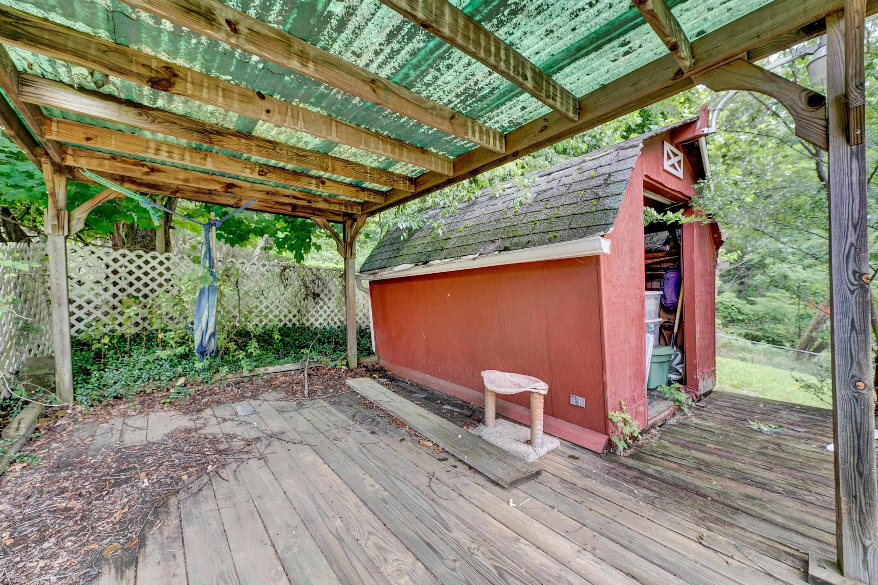 116 Hammett Avenue Radford VA 24141