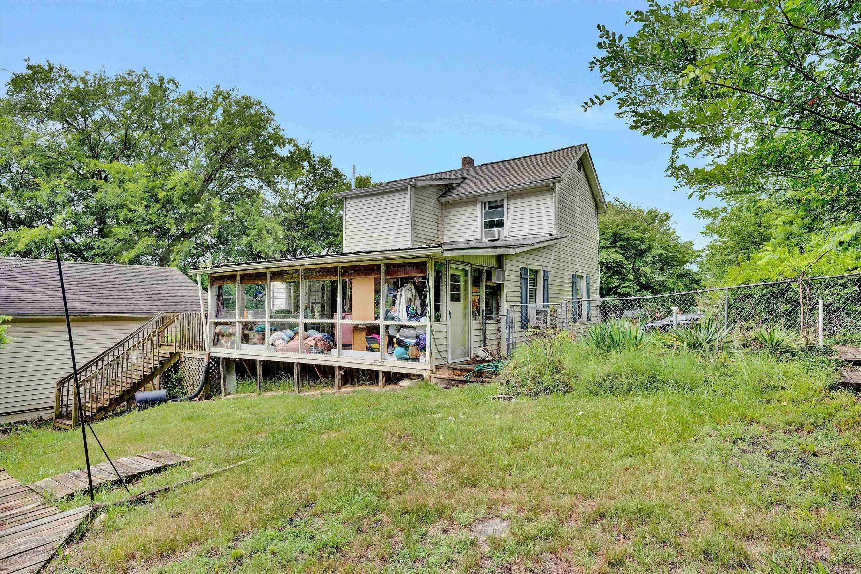 116 Hammett Avenue Radford VA 24141