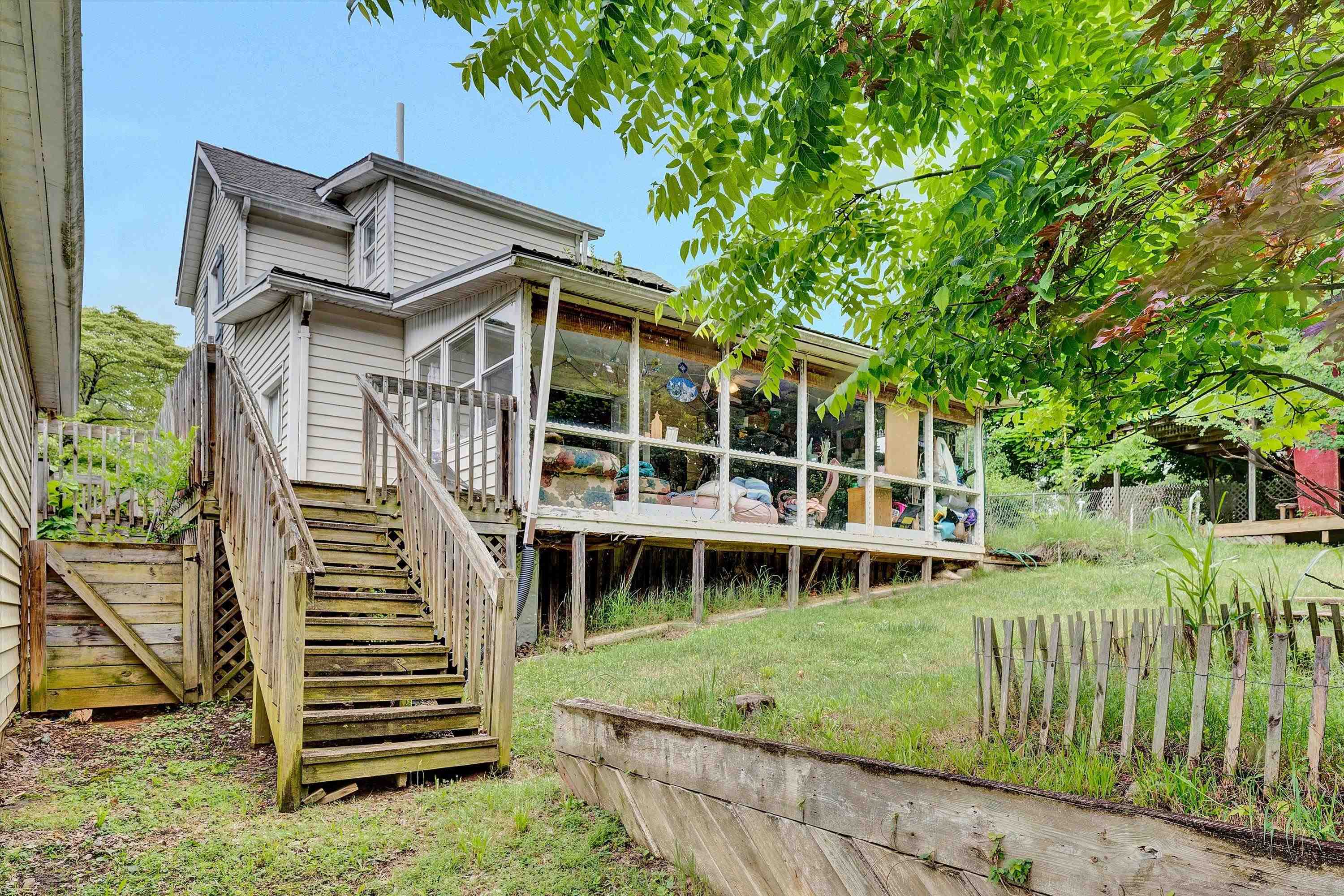 116 Hammett Avenue Radford VA 24141