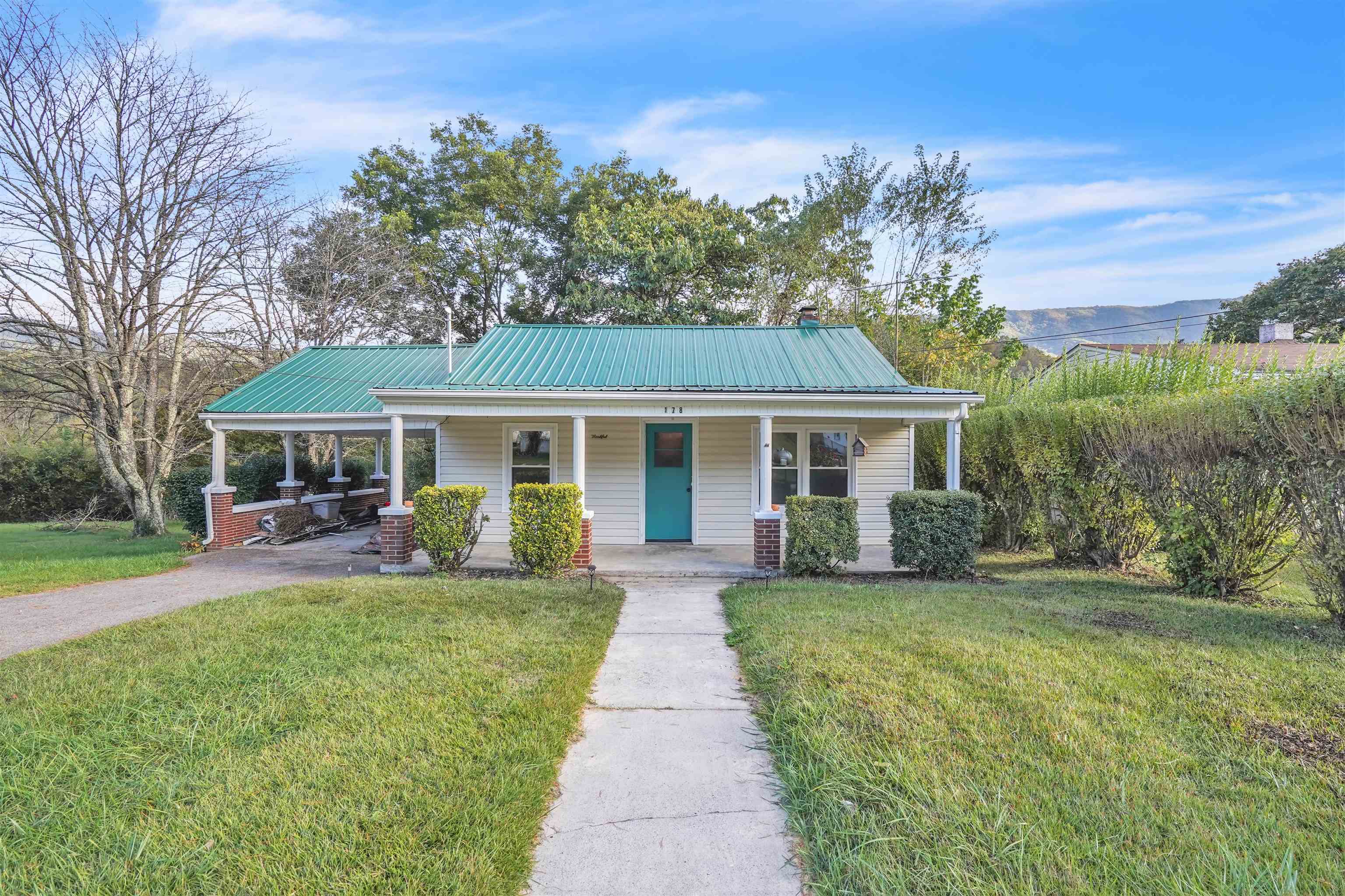 178 Crestwood Drive Narrows VA 24124