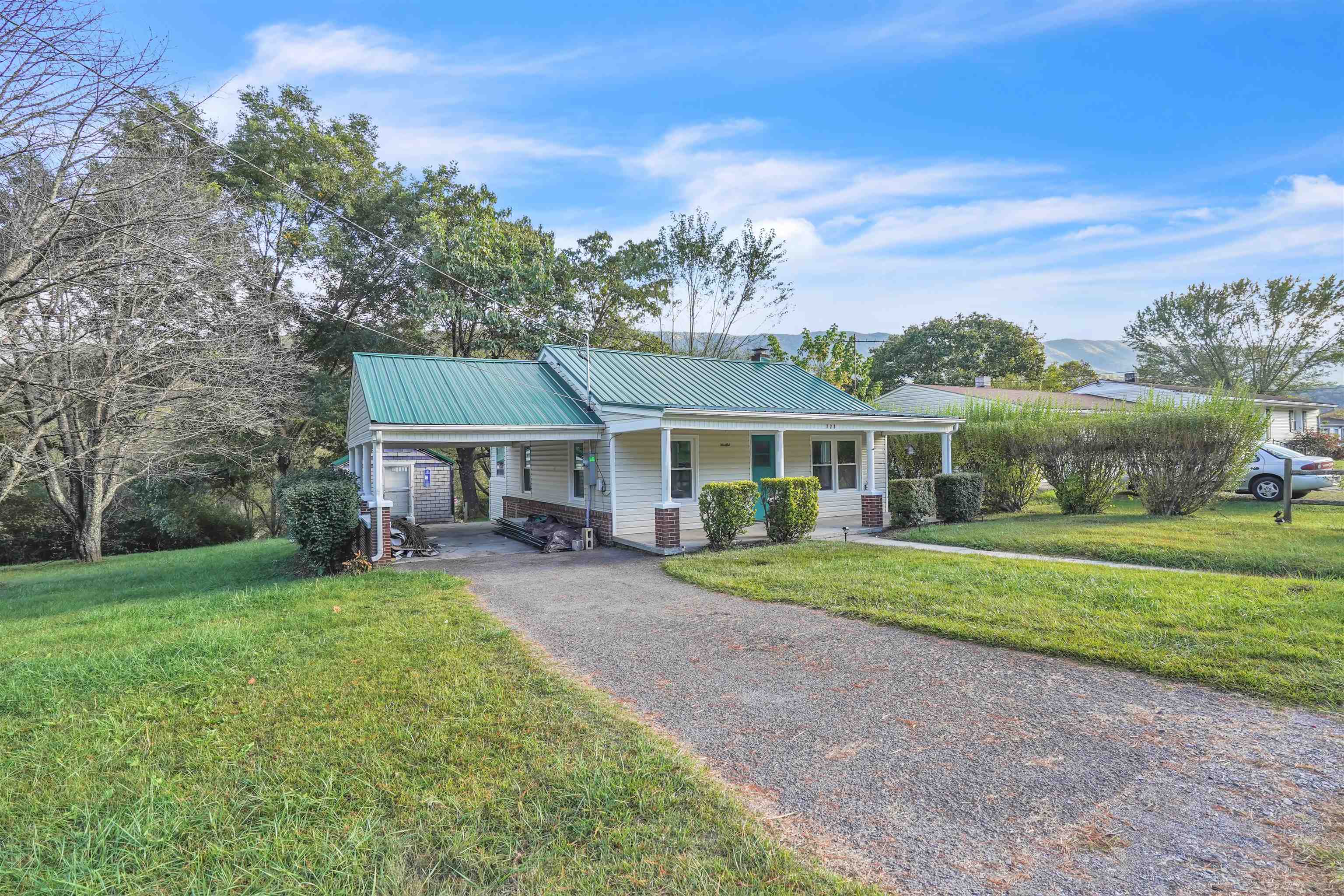 178 Crestwood Drive Narrows VA 24124