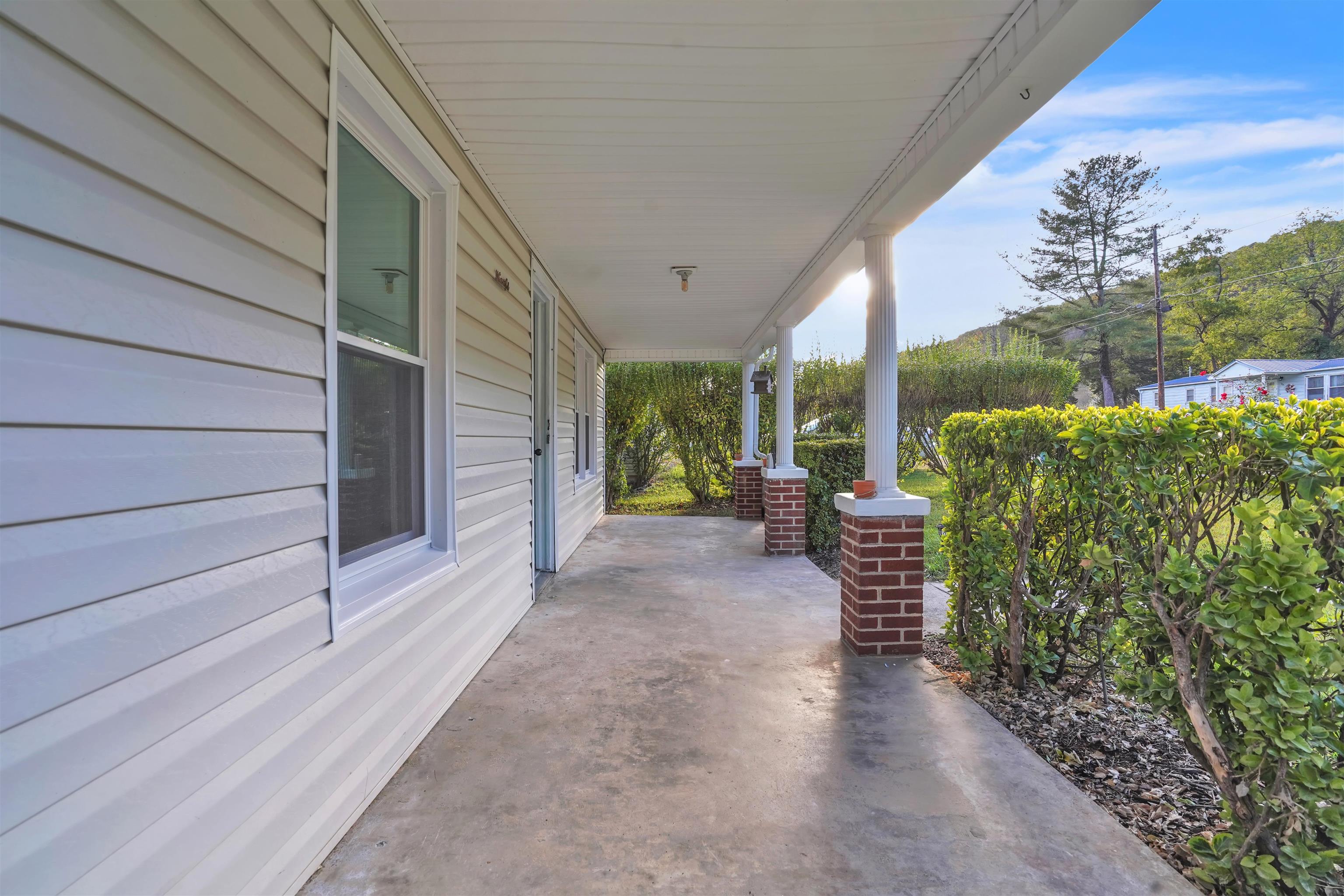 178 Crestwood Drive Narrows VA 24124