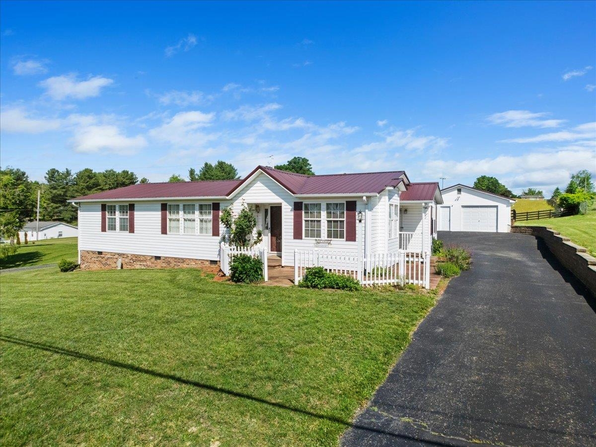 7727 Brooklyn Road Fairlawn VA 24141