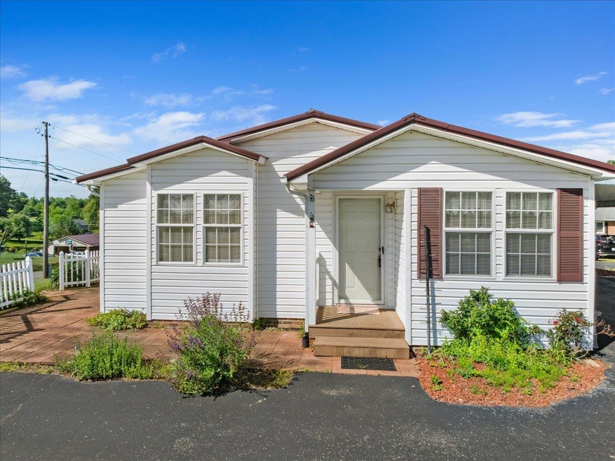 7727 Brooklyn Road Fairlawn VA 24141