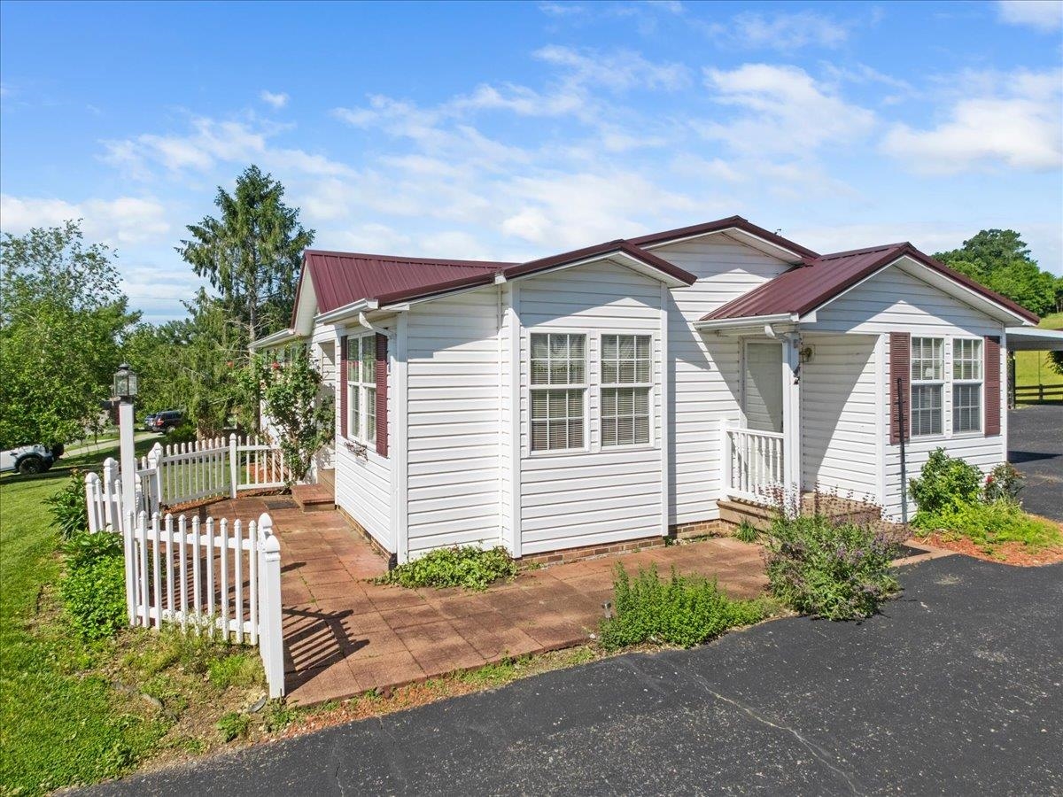 7727 Brooklyn Road Fairlawn VA 24141