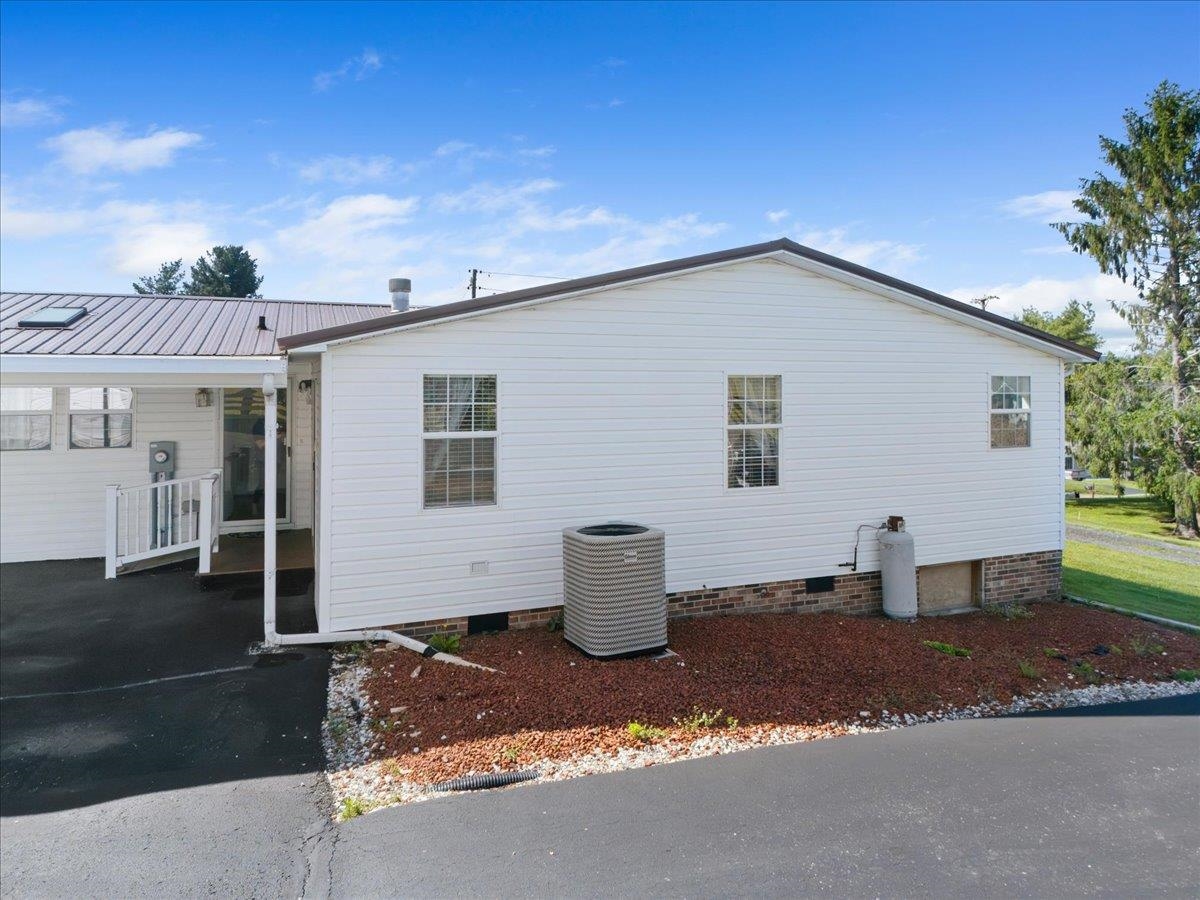 7727 Brooklyn Road Fairlawn VA 24141