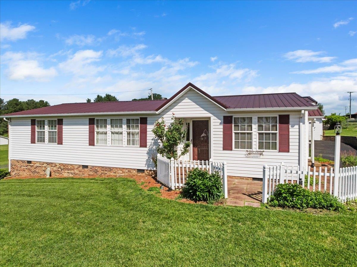 7727 Brooklyn Road Fairlawn VA 24141