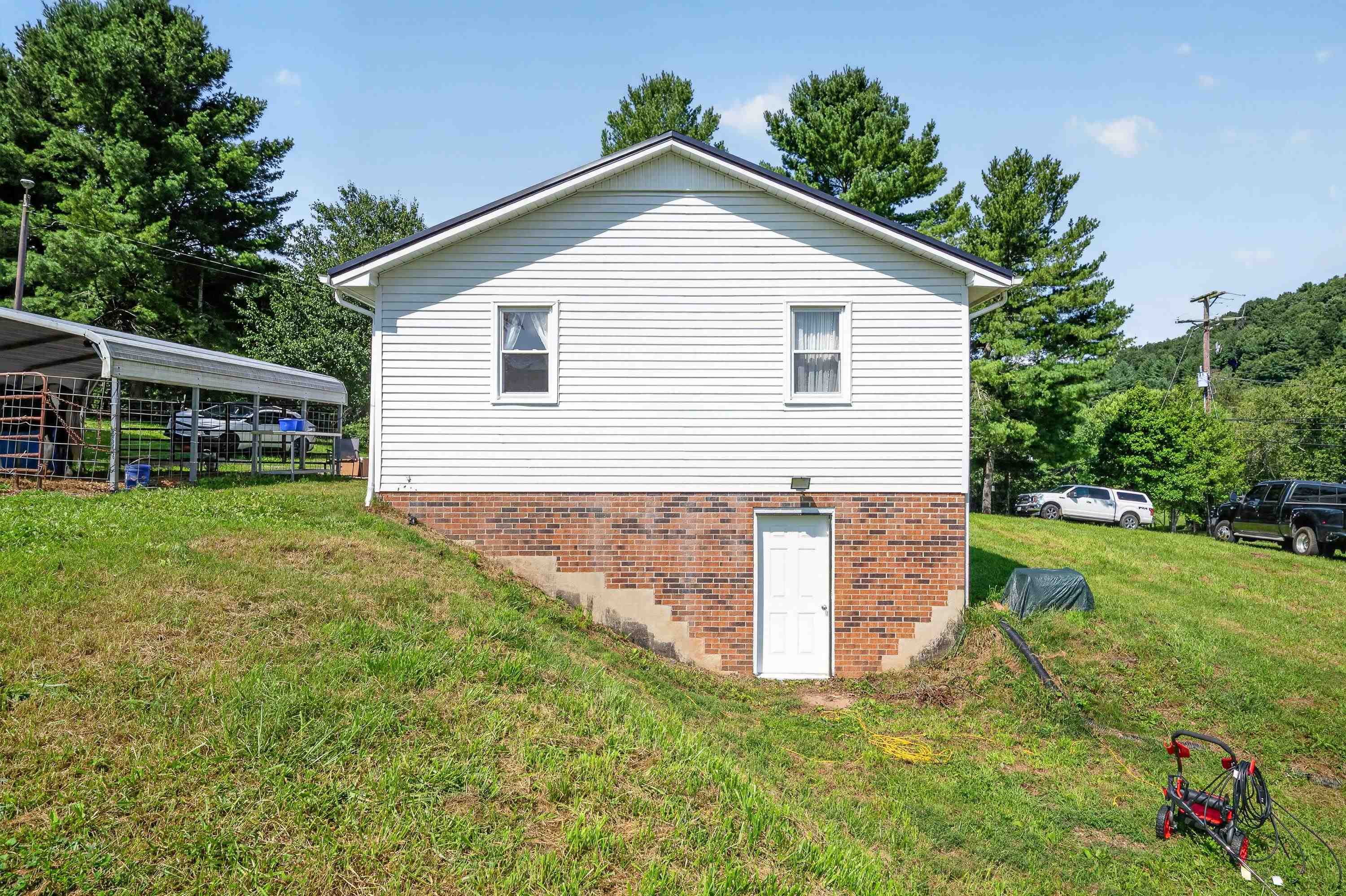 981 Cripple Creek Road Wytheville VA 24382