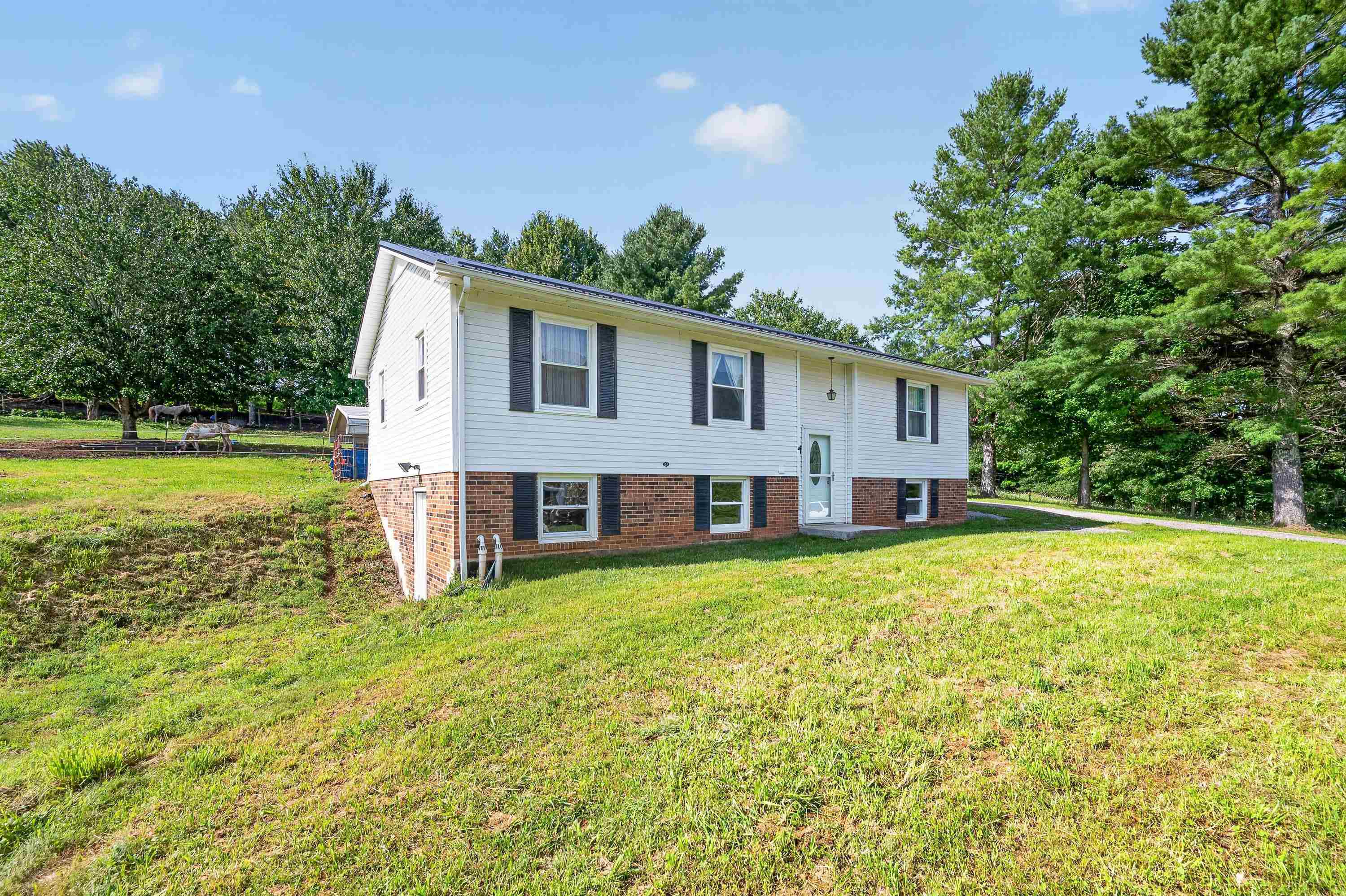 981 Cripple Creek Road Wytheville VA 24382