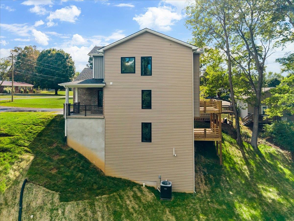 811 Third Street Radford VA 24141