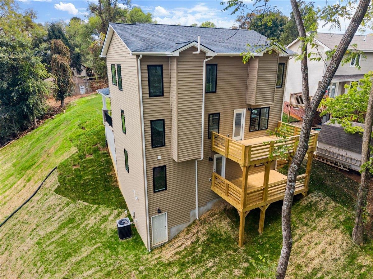 811 Third Street Radford VA 24141