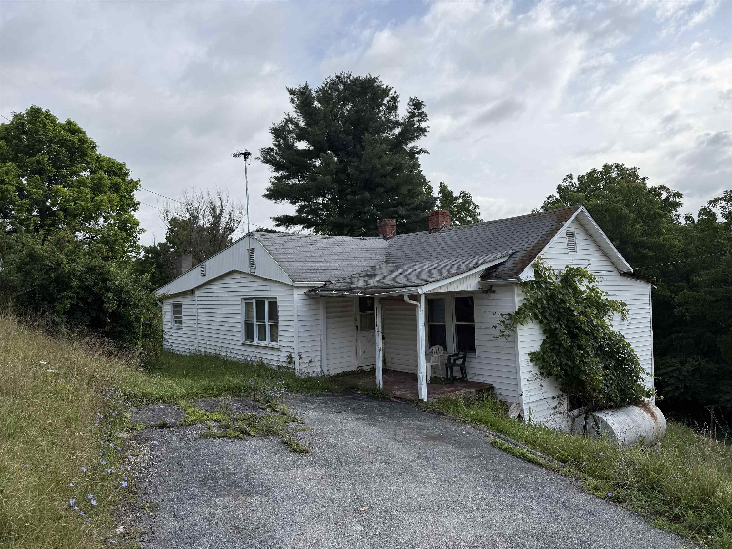 1970 Snider Lane Pulaski VA 24301