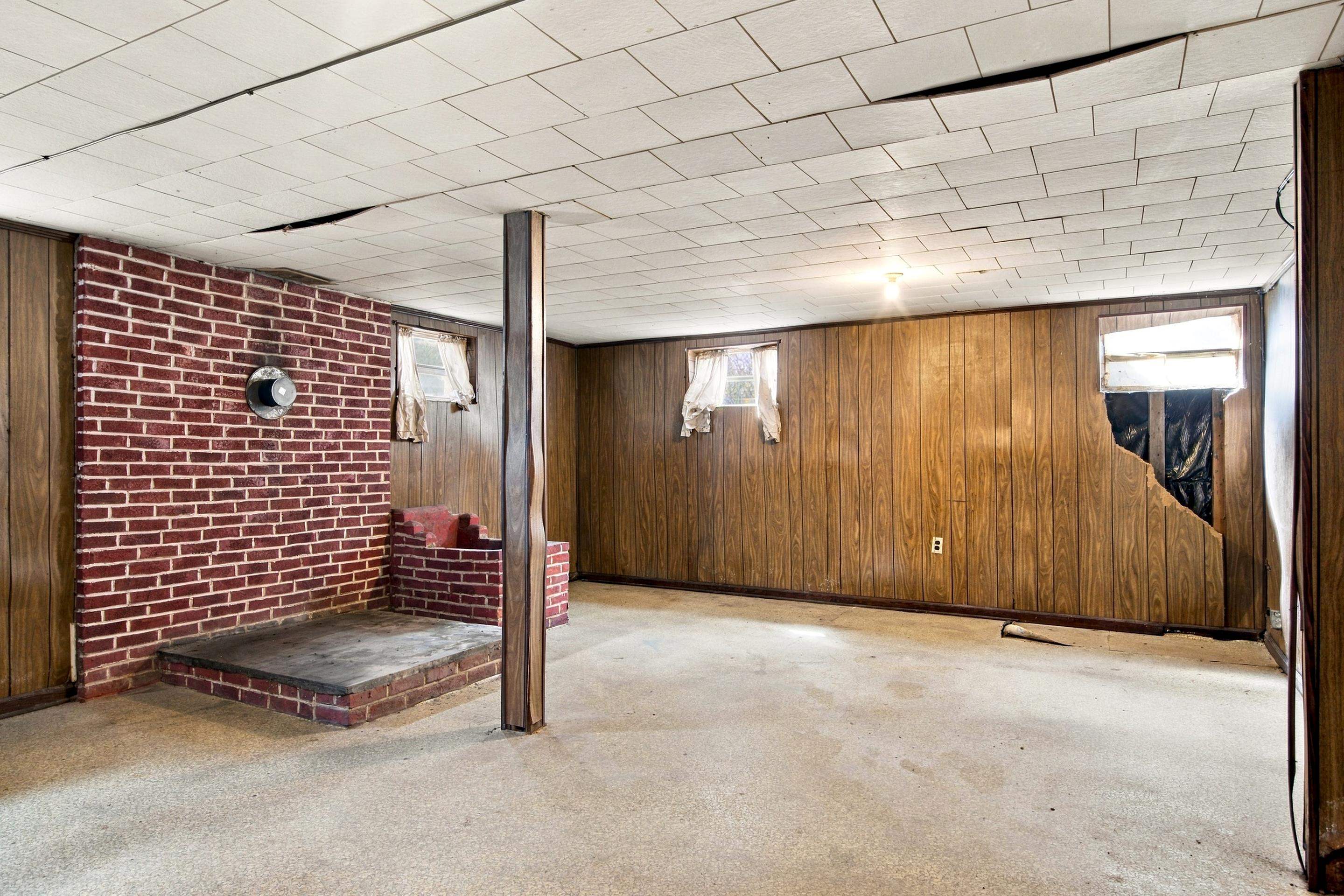 102 Foundry Place Radford VA 24141