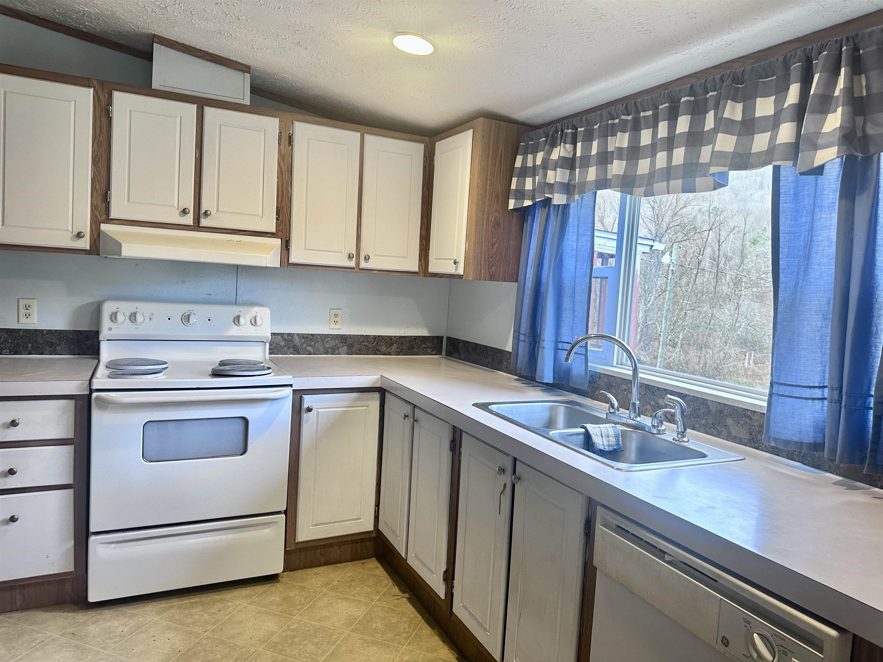 7688 Mud Fork Road Bluefield VA 24605