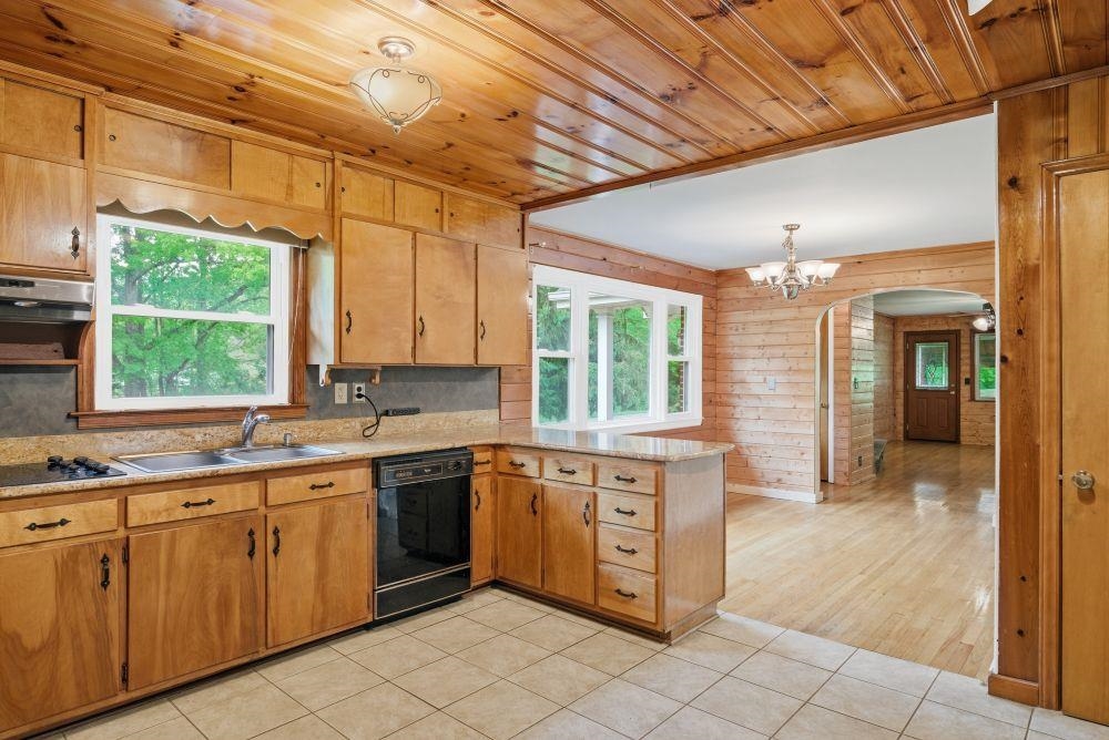 1961 Wolf Creek Road Narrows VA 24124