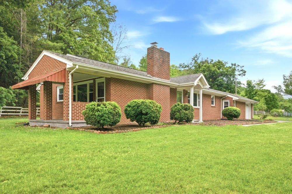 1961 Wolf Creek Road Narrows VA 24124