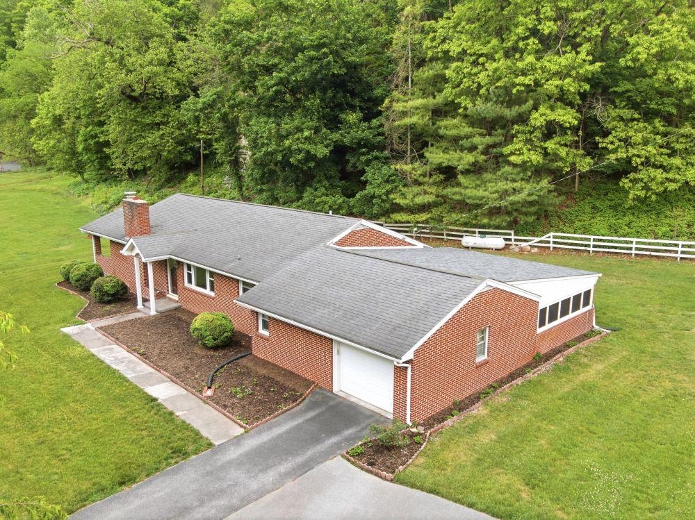 1961 Wolf Creek Road Narrows VA 24124