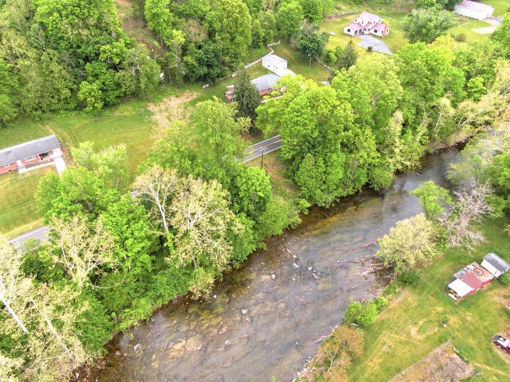 1961 Wolf Creek Road Narrows VA 24124