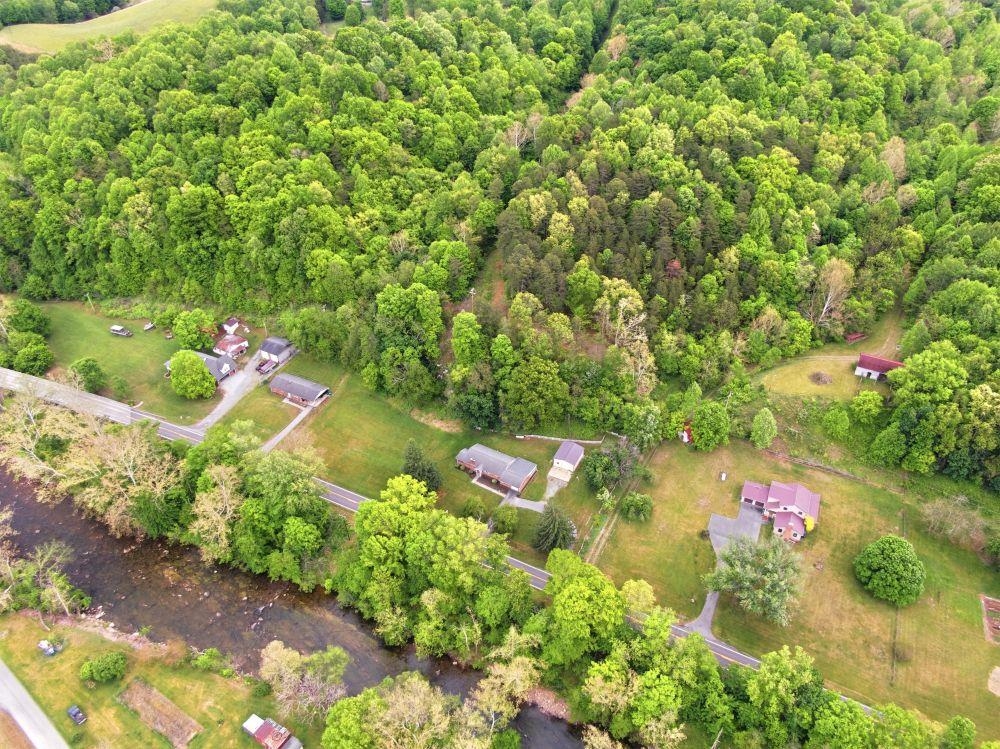 1961 Wolf Creek Road Narrows VA 24124