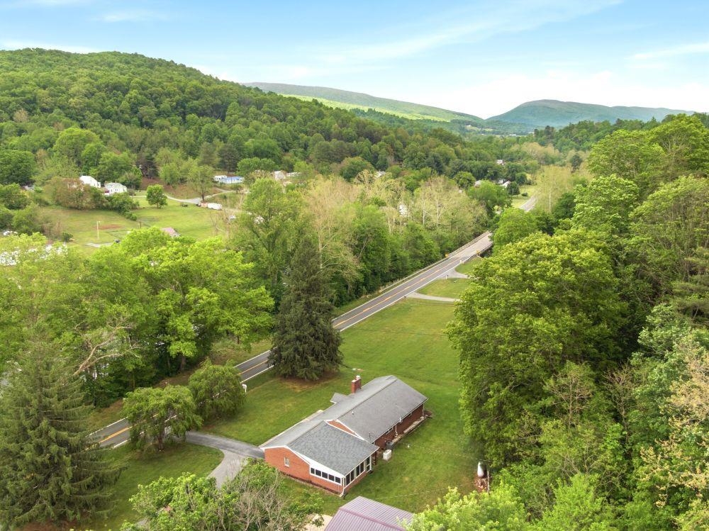 1961 Wolf Creek Road Narrows VA 24124
