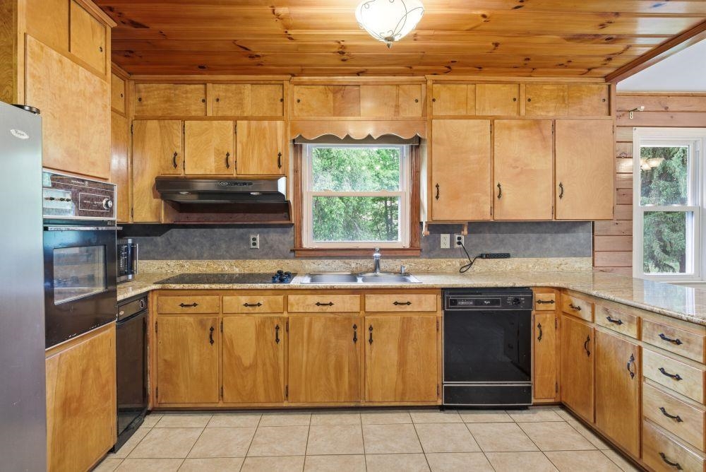 1961 Wolf Creek Road Narrows VA 24124