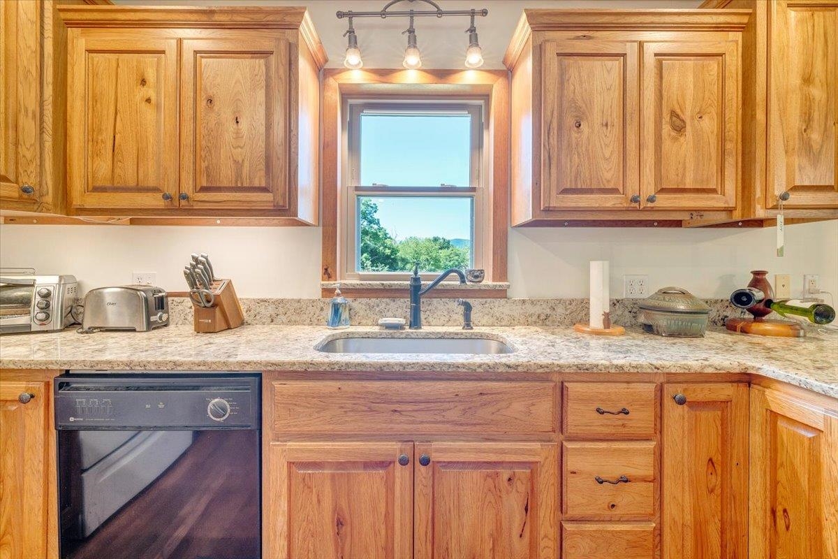 2275 Union School Road SW Floyd VA 24091