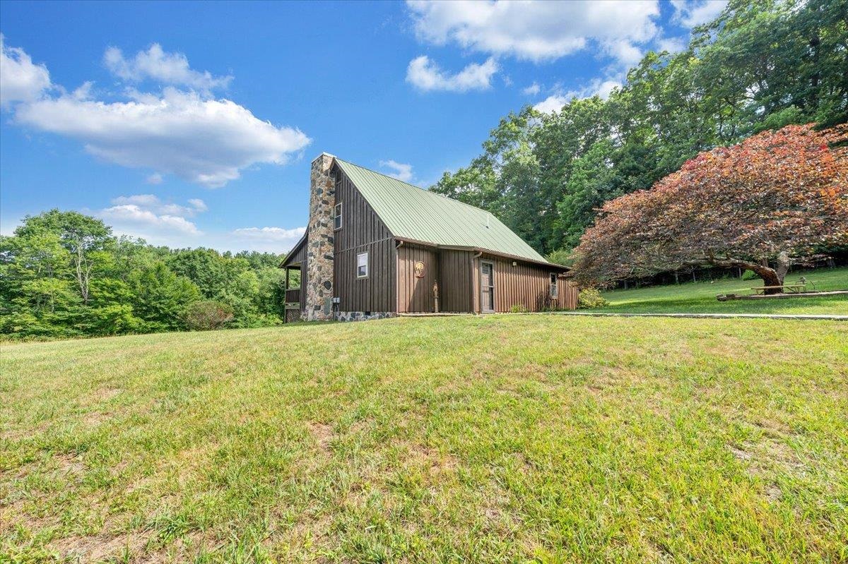 2275 Union School Road SW Floyd VA 24091