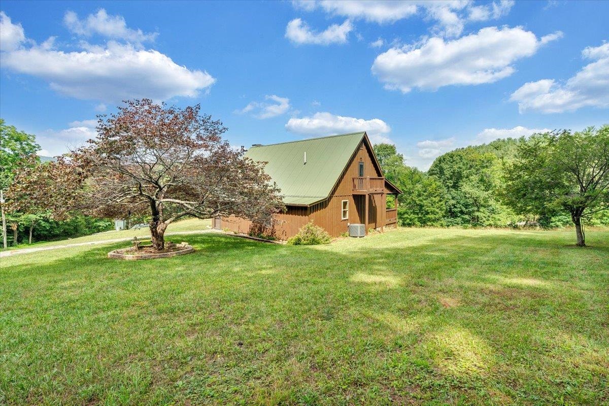 2275 Union School Road SW Floyd VA 24091