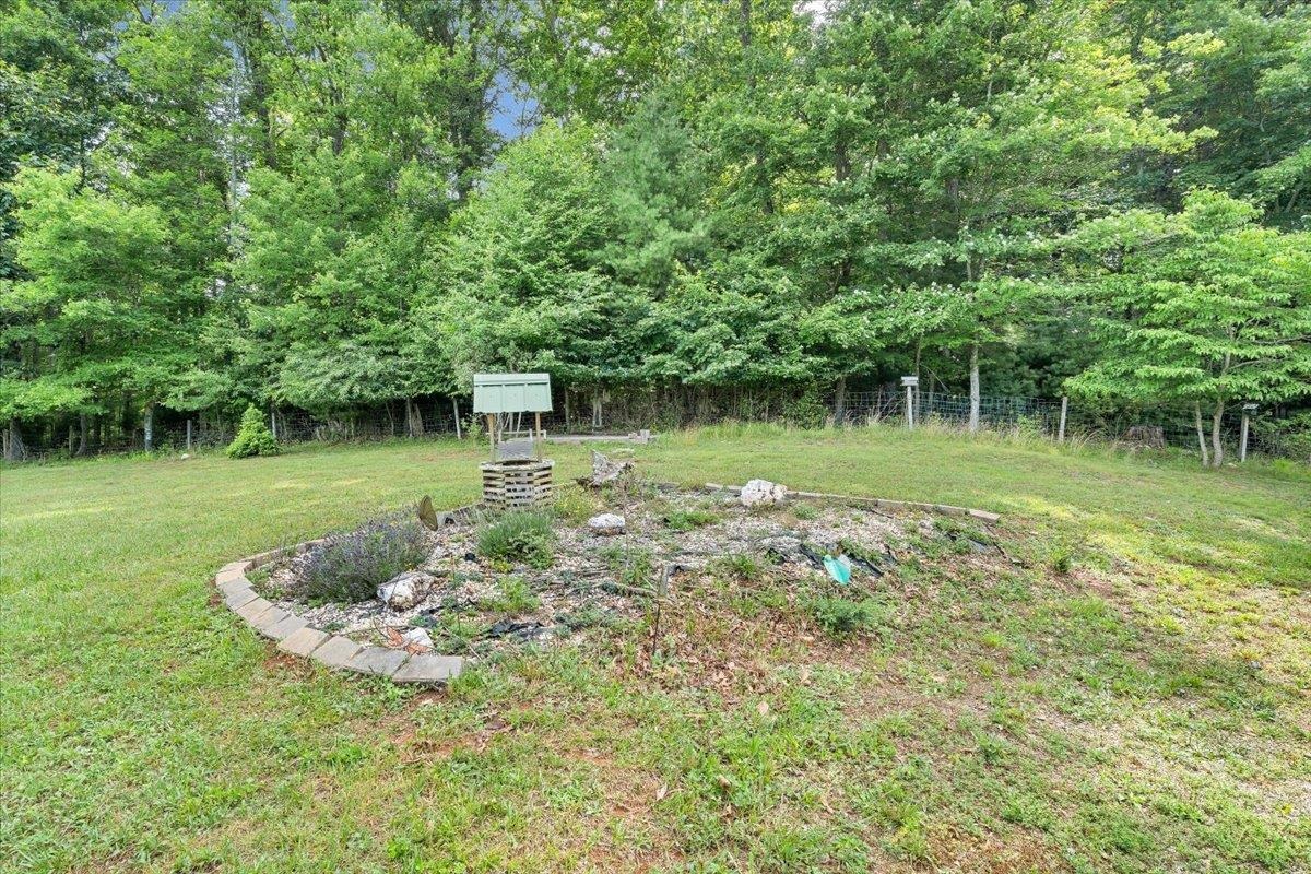 2275 Union School Road SW Floyd VA 24091