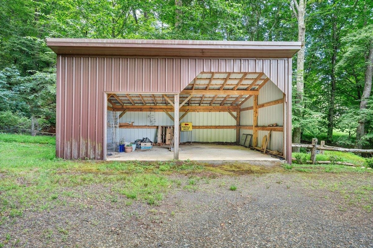 2275 Union School Road SW Floyd VA 24091