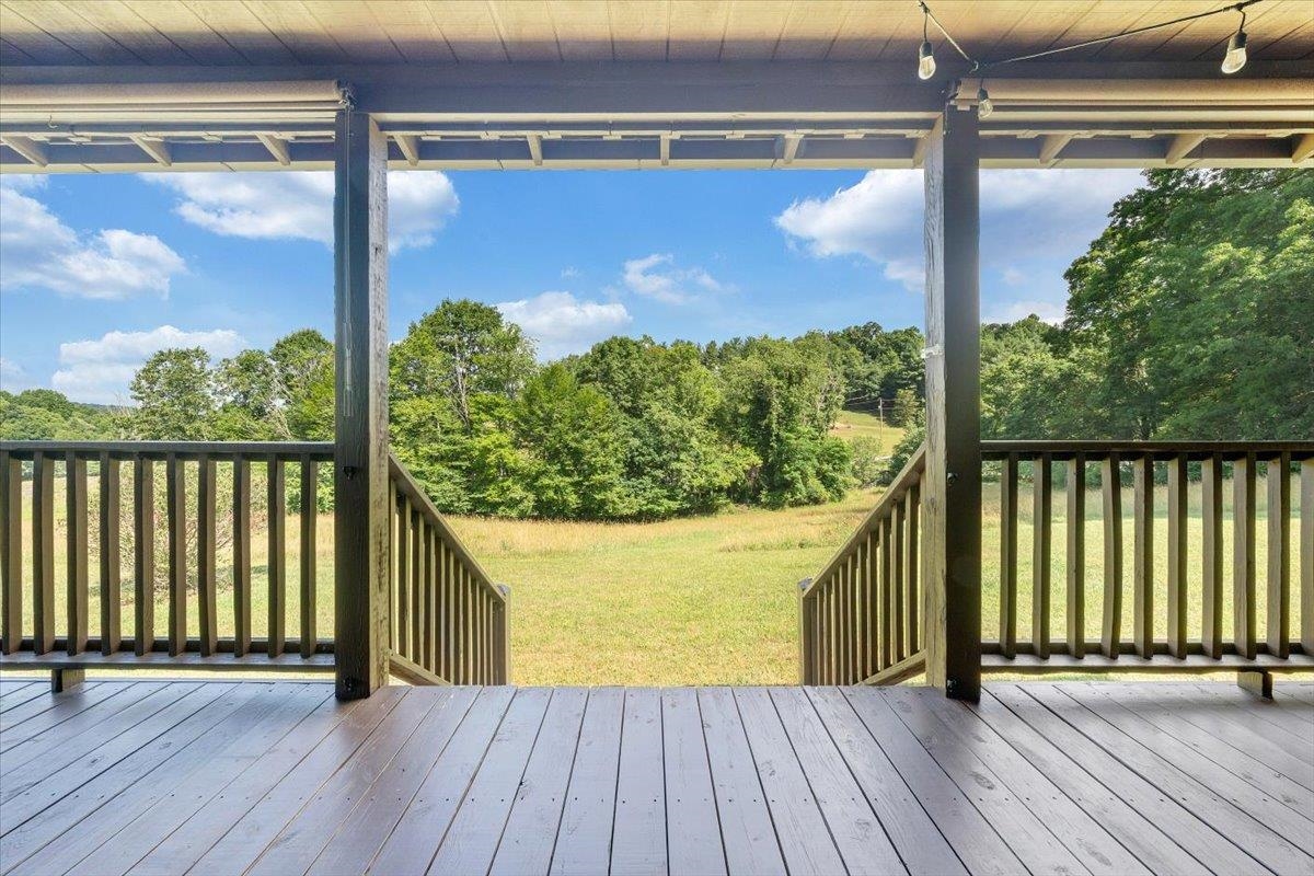 2275 Union School Road SW Floyd VA 24091