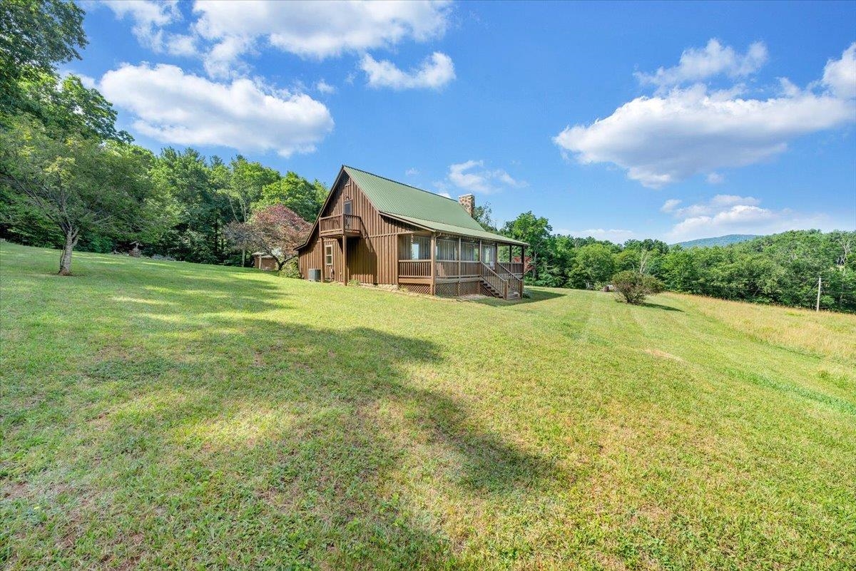 2275 Union School Road SW Floyd VA 24091