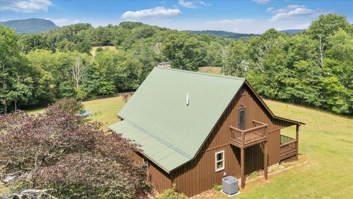 2275 Union School Road SW Floyd VA 24091