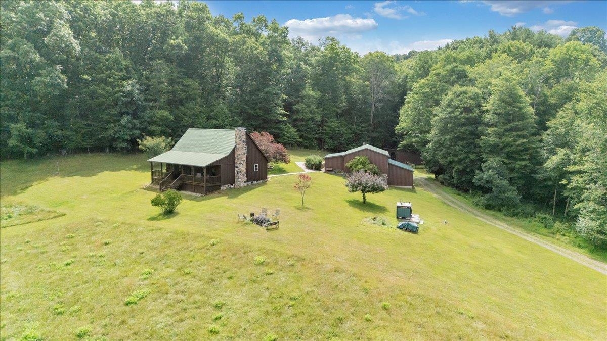 2275 Union School Road SW Floyd VA 24091
