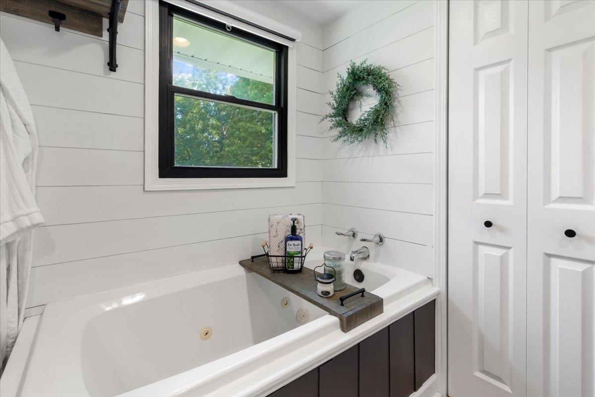6586 Parrott Mountain Drive Parrott VA 24132
