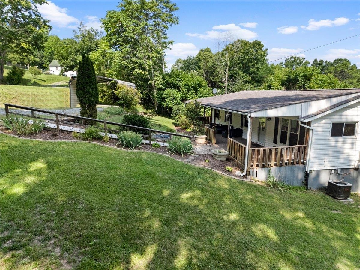 6586 Parrott Mountain Drive Parrott VA 24132