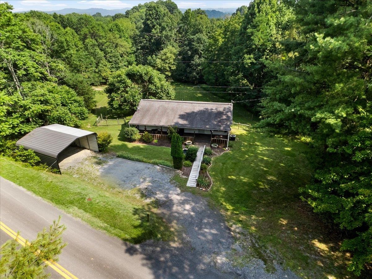 6586 Parrott Mountain Drive Parrott VA 24132